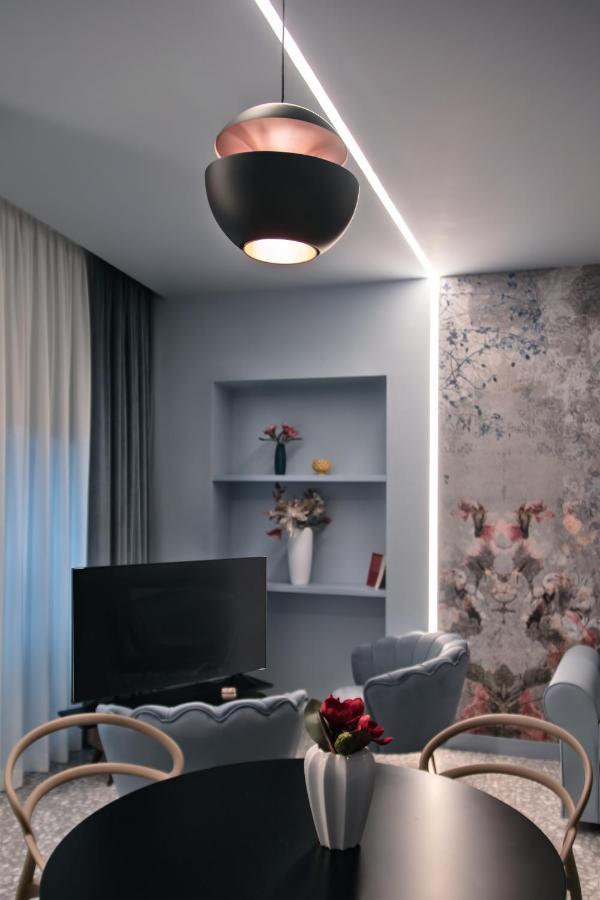 Hotel Lady Rose à Naples Extérieur photo